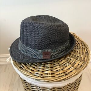 Roots Charcoal grey fedora with tartan band
